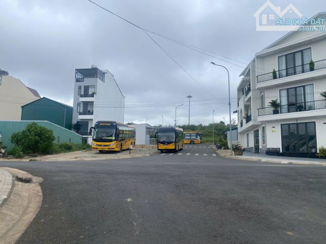 BÁN NHANH LÔ ĐẤT LIÊN KẾ KHU LIÊN HỢP THỂ THAO - 4