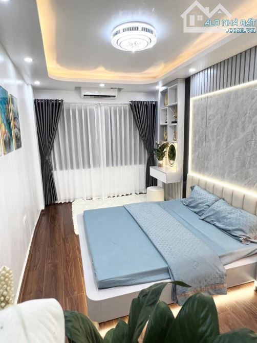 BÁN NHÀ PHÂN LÔ CẦU DIỄN - 7 TẦNG - THANG MÁY - KINH DOANH - Ô TÔ ĐỖ NGÀY ĐÊM - VIP - 4