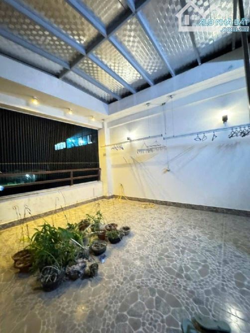 BÁN NHÀ GẦN GA NHỔN ĐH CÔNG NGHIỆP 5 TẦNG DÂN XÂY KHU PHÂN LÔ SÁT VÀNH ĐAI 3.5 - 4