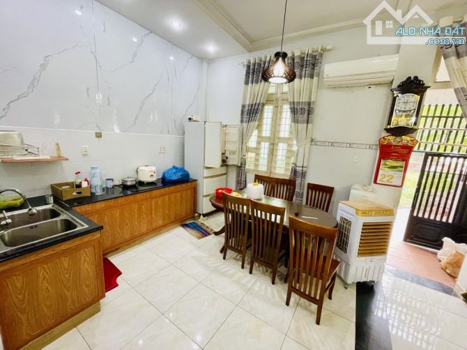 Bán nhà lô góc 2 mặt tiền hẻm xe tải vào tận nơi, ngang 8m, gần sông Tham Lương, 7 tỷ hơn - 4