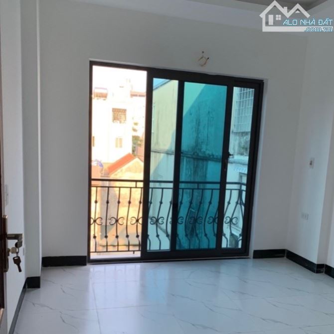 Bán Nhà Đan Khê Đường 422B 39m2 4 tầng ô tô tải đỗ tránh ngay cổng ở sướng 5 tỷ 3 - 4
