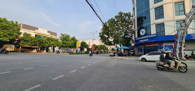 Bán nhà 5 tầng mặt Nguyễn Tất Thành - Khai Quang, Vĩnh yên. sử dụng 200m2 - 4