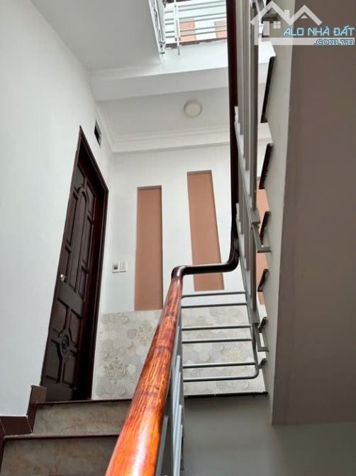 Nhà 4 tầng Mặt tiền đường NGUYỄN VĂN QUÁ phườngĐHT Q12 dt 98,3m2 Đường 12m THU NHẬP 25TR/T - 4