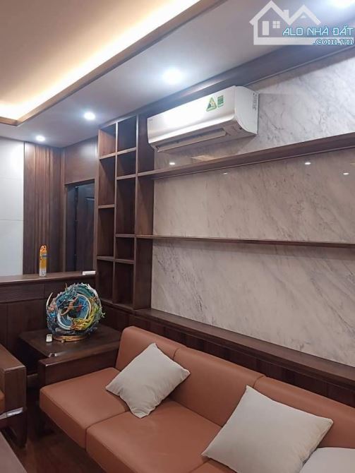 MẶT PHỐ CẦU GIẤY 65 TỶ 180m 9 TẦNG THANG MÁY SỔ NỞ HẬU CHO THUÊ 250TR KINH DOANH ĐỈNH - 4