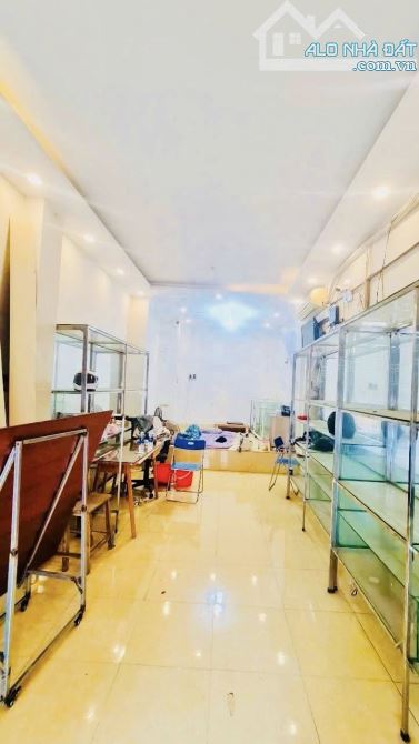 𝘽Á𝙉 𝙉𝙃À 𝙈Ặ𝙏 𝙋𝙃Ố ĐÊ 𝙇𝘼 𝙏𝙃À𝙉𝙃 – 𝙑Ỉ𝘼 𝙃È 𝙍Ộ𝙉𝙂 – 𝙉𝙃À ĐẸ𝙋 Ở 𝙉𝙂𝘼𝙔 - 4