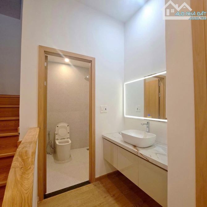 Bán nhà 3 tầng 3 mê đường 5m5 Hoà Cường sát Phan Đăng Lưu. Dt 81m2 ngang 4m5 vô ở tốt - 4
