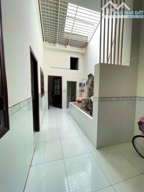 Nhà bán , Tô Ngọc Vân cách mặt tiền 30m, Hẻm 6m thông , 6.5m x 25m , Giá 9.5 tỷ TL - 4