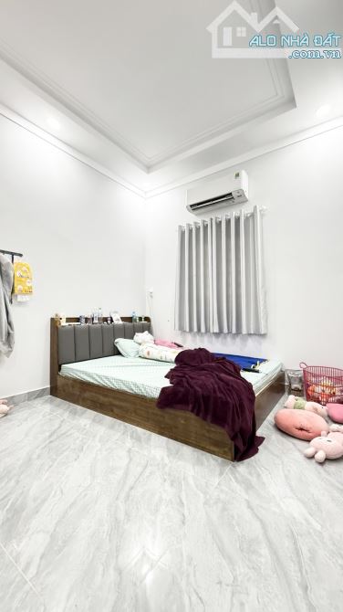 NHÀ MỚI 2 TẦNG NGAY CHỢ HIỆP THÀNH - MT 10M CÓ VỈA HÈ - GIẤ 4T790 - 4