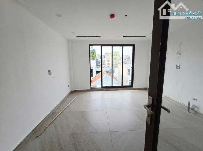Bán nhà Hoàng Quốc Việt, ô tô đỗ cửa vào nhà, xây mới đẹp, thang máy, kinh doanh - 4