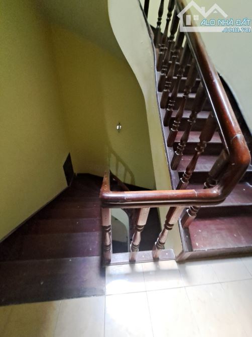 Nhà ngõ 100 đường Hoàng Quốc Việt. Diện tích 70m2 x 4 tầng mỗi tầng 2 phòng có điều hòa - 5