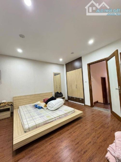 BÁN NHÀ GẦN GA NHỔN ĐH CÔNG NGHIỆP 5 TẦNG DÂN XÂY KHU PHÂN LÔ SÁT VÀNH ĐAI 3.5 - 5