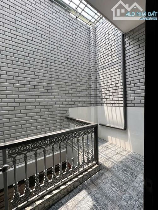 Nhà 4 tầng Mặt tiền đường NGUYỄN VĂN QUÁ phườngĐHT Q12 dt 98,3m2 Đường 12m THU NHẬP 25TR/T - 5
