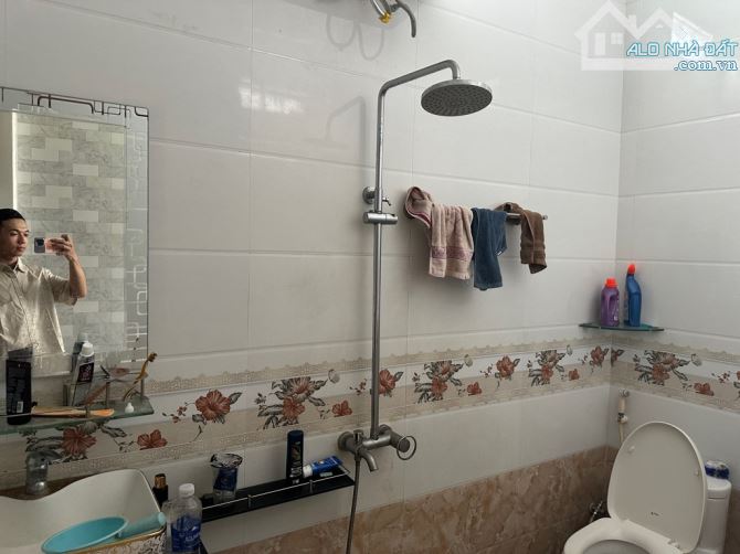 BÁN NHÀ 3 TẦNG, 3 MÊ KIÊN CỐ, THIÉT KẾ  HIỆN ĐẠI SANG TRONG NỘI THẤT XIN.134 M². 5.9 TỶ. - 5