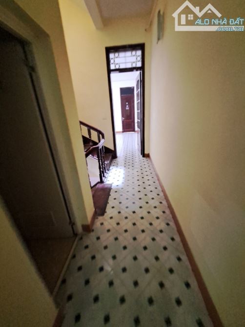 Nhà ngõ 100 đường Hoàng Quốc Việt. Diện tích 70m2 x 4 tầng mỗi tầng 2 phòng có điều hòa - 6