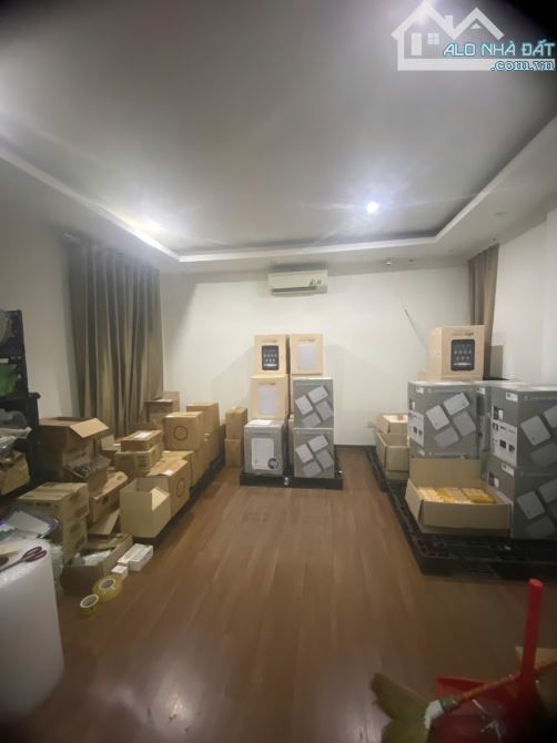 Cho thuê biệt thư Mễ Trì Hạ, Nam Từ Liêm. DT 120m2, 4 tầng, 1 tum. thang máy. Giá 45 triệu - 6