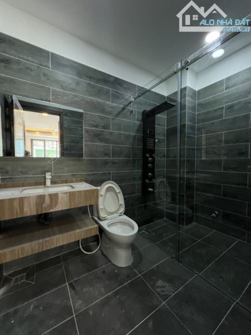 bán nhà tân phú-gần chợ tân hương-2 lầu-1 trệt -56m2-4 phòng ngủ-4 nhà vệ sinh - 6