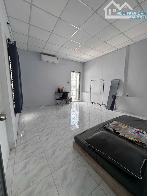 BÁN NHÀ ĐƯỜNG 3 THÁNG 2 QUẬN 10, 34M2 5 LẦU 4PN, DOANH THU 16 TRIỆU, T CHỈ 5.X TỶ - 6