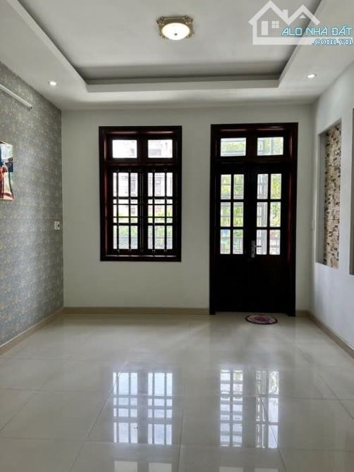 Nhà 4 tầng Mặt tiền đường NGUYỄN VĂN QUÁ phườngĐHT Q12 dt 98,3m2 Đường 12m THU NHẬP 25TR/T - 6