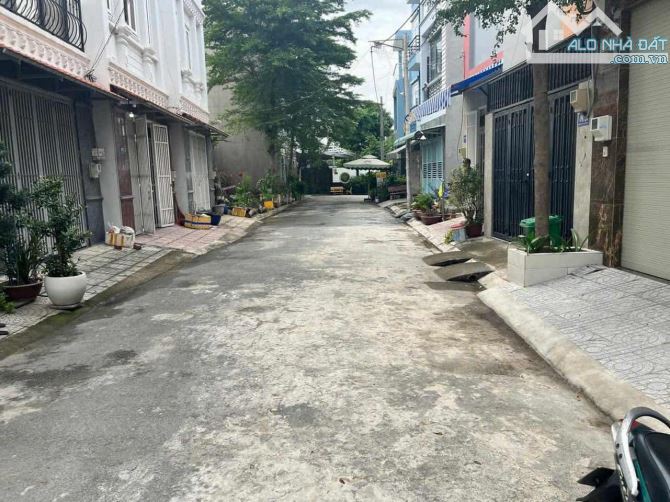 Cho thuê nhà 3 tầng 3PN đường 827 Phú hữu Q9 thủ Đức - 6