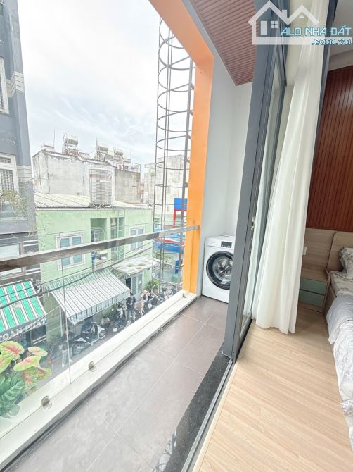 TOÀ CHDV CAO CẤP 96m2 5 TẦNG - DOANH THU 90 TRIỆU/THÁNG⇔5.8%/NĂM - 6