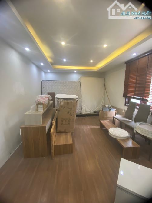 Cho thuê biệt thư Mễ Trì Hạ, Nam Từ Liêm. DT 120m2, 4 tầng, 1 tum. thang máy. Giá 45 triệu - 7