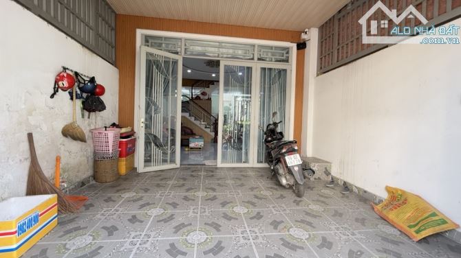 GIÁP TÂN PHÚ GẦN LÊ TRỌNG TẤN- NHÀ ĐẸP 3 TẦNG 72M2(4.5x16)- HẺM XE TẢI THÔNG. CHỈ 6 TỶ XÍU - 7