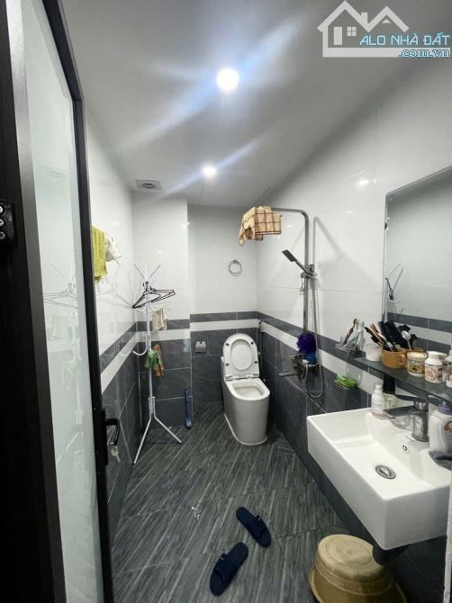 B.Á.N NHÀ GẦN LAI XÁ , Ô TÔ VÀ SÂN CHƠI GẦN NHÀ , TẶNG FULL NỘI THẤT XỊN  31M2, 4 TỶ 7 - 7