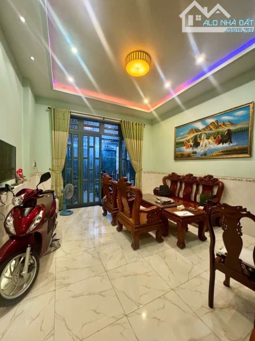 Bán Nhà 2 tầng,đường TX38 phường THẠNH XUÂN Q12.dt 95m2 (4.7x19)hẻm 8m ,giá 5,2tỷ - 7