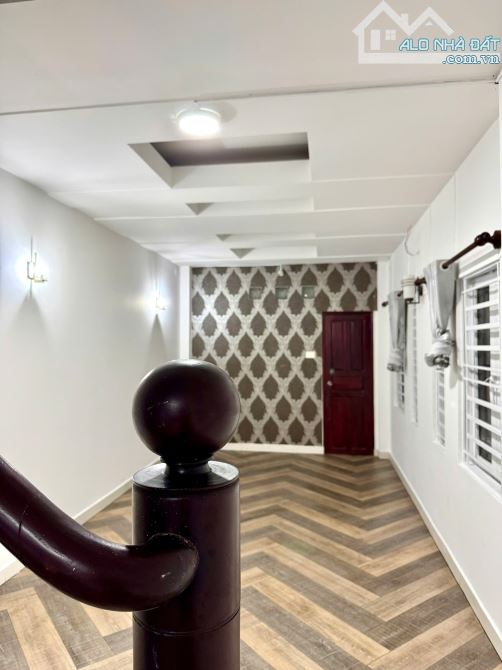 Bán CHDV giáp quận 1, 6 phòng đầy đủ nội thất, đường Phan Văn Hân, giá 9,35 tỷ TL - 8