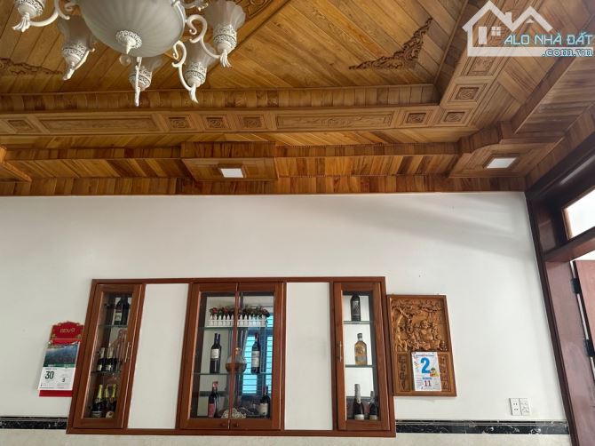 BÁN NHÀ 3 TẦNG, 3 MÊ KIÊN CỐ, THIÉT KẾ  HIỆN ĐẠI SANG TRONG NỘI THẤT XIN.134 M². 5.9 TỶ. - 8