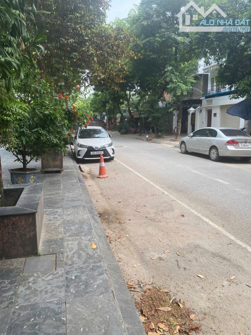 Cho thuê biệt thư Mễ Trì Hạ, Nam Từ Liêm. DT 120m2, 4 tầng, 1 tum. thang máy. Giá 45 triệu - 9