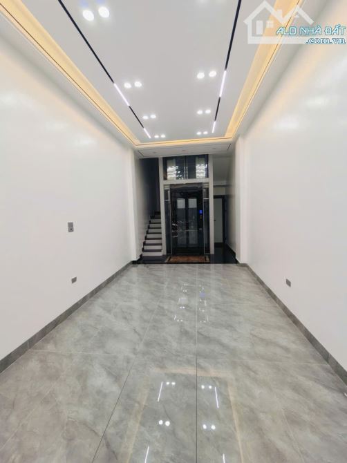 6 tầng thang máy, ngõ vip Nguyễn Văn Cừ, oto vào, ở sướng full nội thất, 39m2. Giá 12.8 tỷ - 9