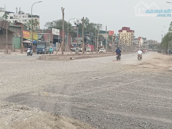 Bán mảnh đất mặt tiền dọc đường Vành Đai 2.5 mặt phố Tân Mai 2758m2, MT 60m, Giá 150 tỷ