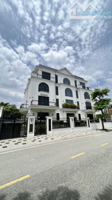 Bán Biệt Thự Ngay MASTERY VILLA Thạnh Mỹ Lợi Q2 - DT 12x18 - Xây Dựng 4 Tầng - Giá 42 Tỷ.