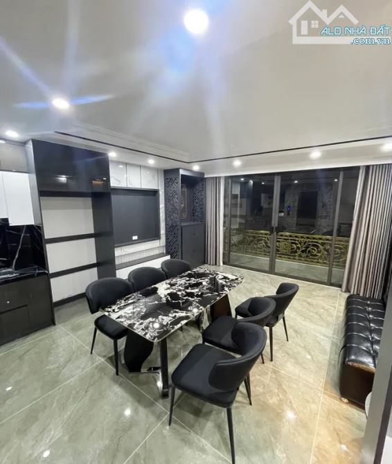 Bán nhà Ngọc Thụy - Long Biên 70M², 4 tầng, MT 4m ôtô đỗ cửa nhỉnh 15 tỷ