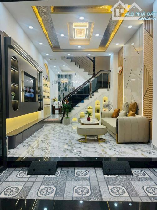 BÁN NHÀ 4X20 KẾT CẤU 3 LẦU 9PN ĐƯỜNG THỦ KHOA HUÂN P BẾN THÀNH