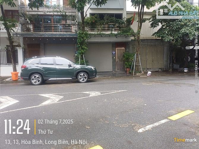 Bán đất  đấu giá  phường Việt Hưng Hà Nội 72,6  m2 mặt tiền 5 m view vườn hoa