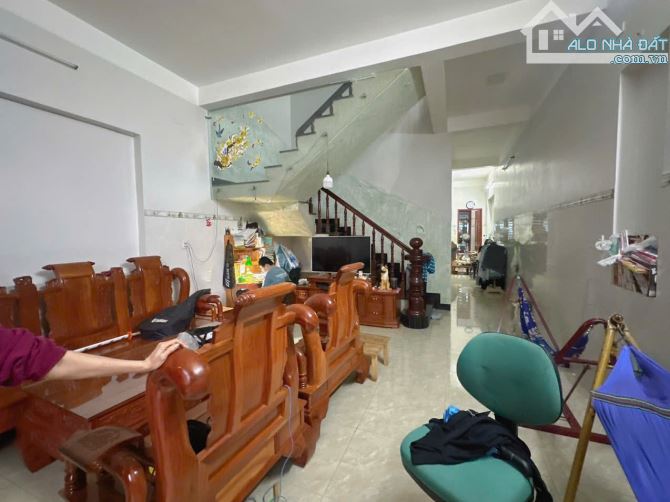 Bán nhà 1 trệt 1 lầu mặt tiền Chợ Lý Văn Sâm, Tam Hiệp, Biên Hòa, 150m2, giá 10 tỷ.