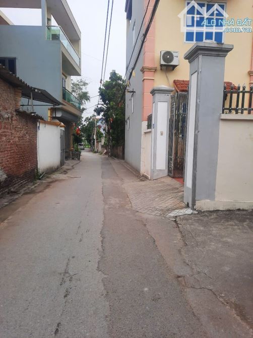 BÁN ĐẤT SEN HỒ, LỆ CHI – 59M², MT 4.5M – GIÁ 2.85 TỶ i
