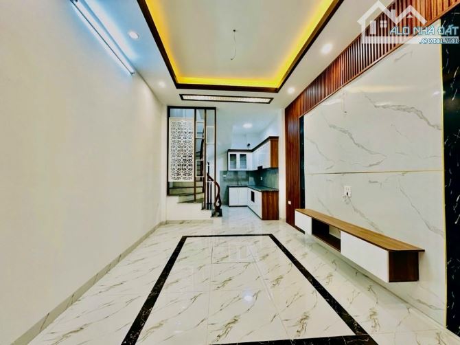 Bán nhà 38m2, 5T, cách 1 nhà ô tô tránh, đỗ ngày đêm, kinh doanh online, full nội thất xịn