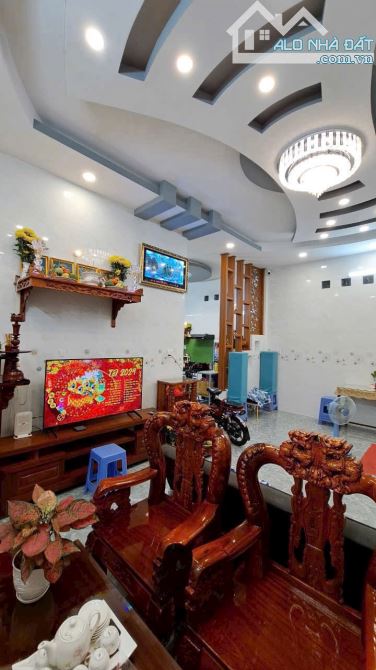Bán nhà trệt 201 m2 mặt tiền đuờng Nguyễn Trung Trực,ngay cty may Choisin,Mỹ Phong Mỹ Tho