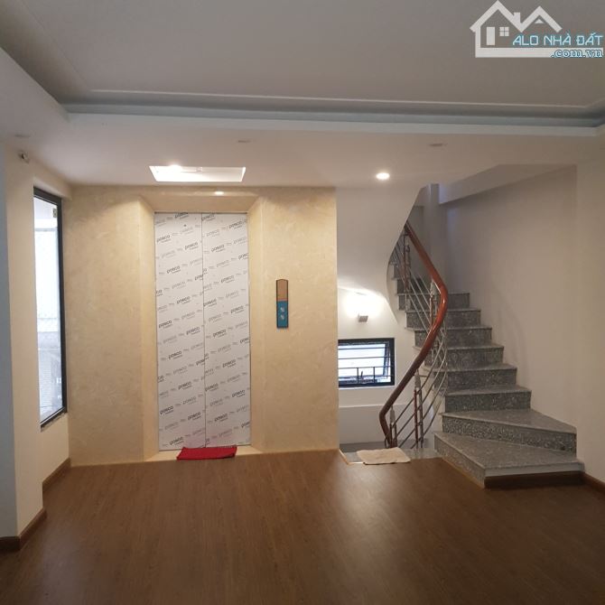 TÒA NHÀ THANG MÁY CỔNG ĐỒNG LA KHÊ HÀ ĐÔNG 55M² 7T MỖI TẦNG 2 PHÒNG KHÉP KÍN Ô TÔ TRÁNH.