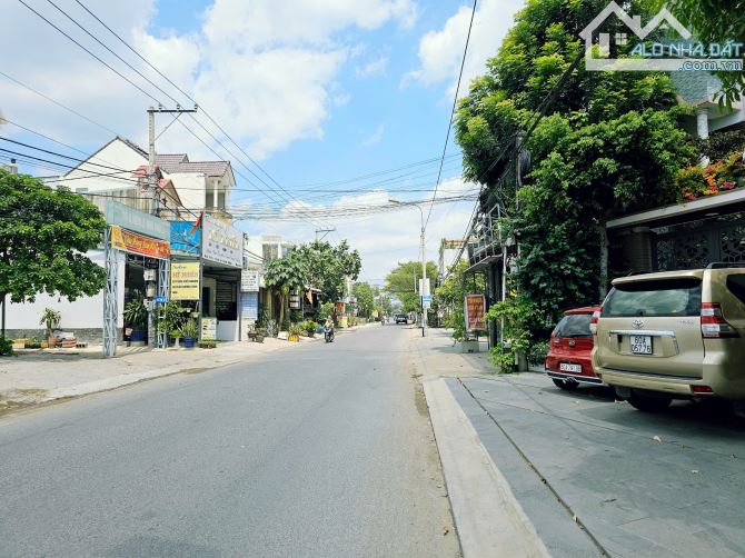 Giá bán rẻ 23,5 tỷ. Bán đấtđẹpmặt tiền NGuyễn Văn Tiên P.Trảng Dài. 28x50m 1400m vuông vắn