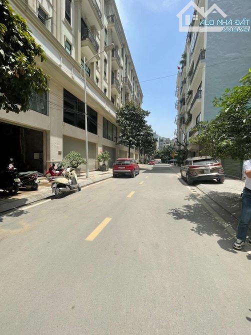BÁN NHÀ NGUYỄN KHẢ TRẠC CẦU GIẤY PHÂN LÔ Ô TÔ TRÁNH 70M2 5T GIÁ 22 TỶ