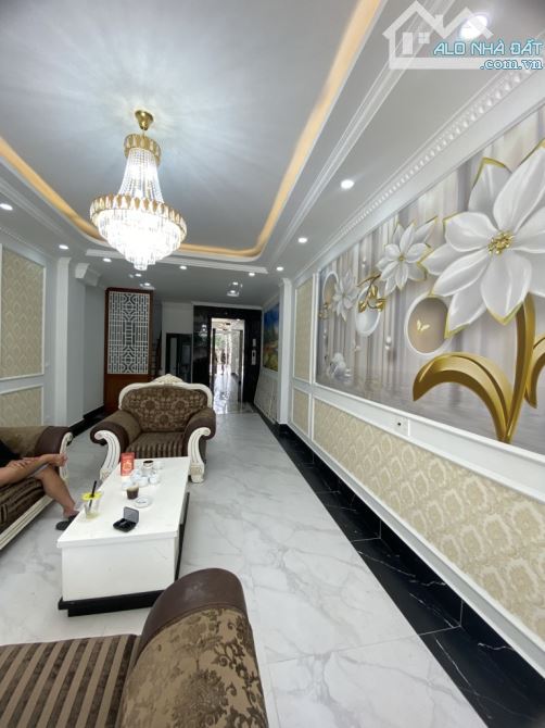 B.án n.hà -HOA LÂM–Việt Hưng: 42m² x 4 tầng,mới tinh TK đẹp, tặng full NT –chỉ  7,5ỷ.  • D