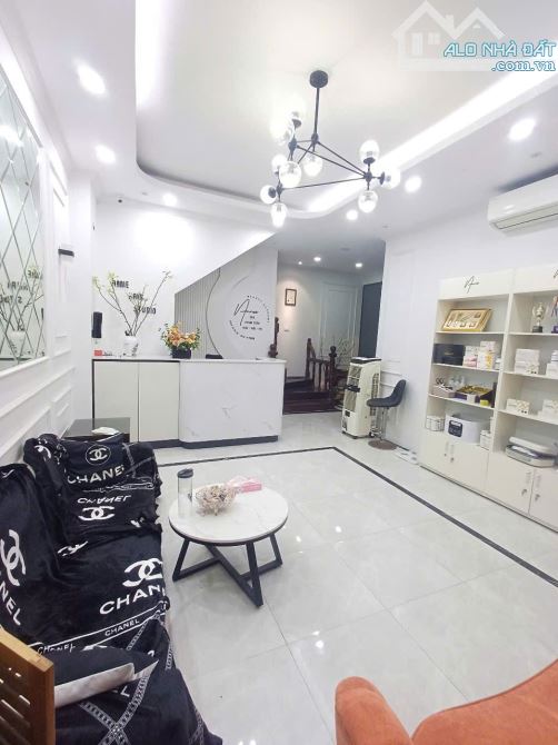 Phân lô đẳng cấp Tôn Đức Thắng,  mặt tiền 7,4m, ô tô tránh, kinh doanh phát lộc