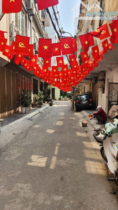 Nhà đẹp Cầu Giấy, ngõ ô tô, gần mọi tiện ích, xem là chốt