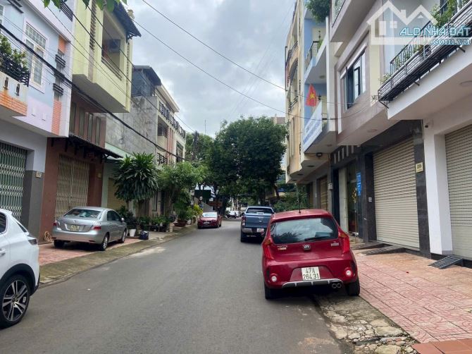 BÁN ĐẤT ĐƯỜNG TRẦN HỮU DỰC, CÓ SẴN CƠ SỞ KINH DOANH   Diện tích: 5 x 16m–Thổ cư 100% Và