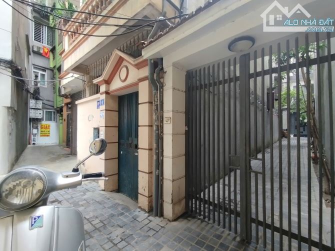 Bán nhà phố Hoàng Quốc Việt, DT 60m2, MT ~4m , 2 mặt thoáng, ngõ thông muôn ngả