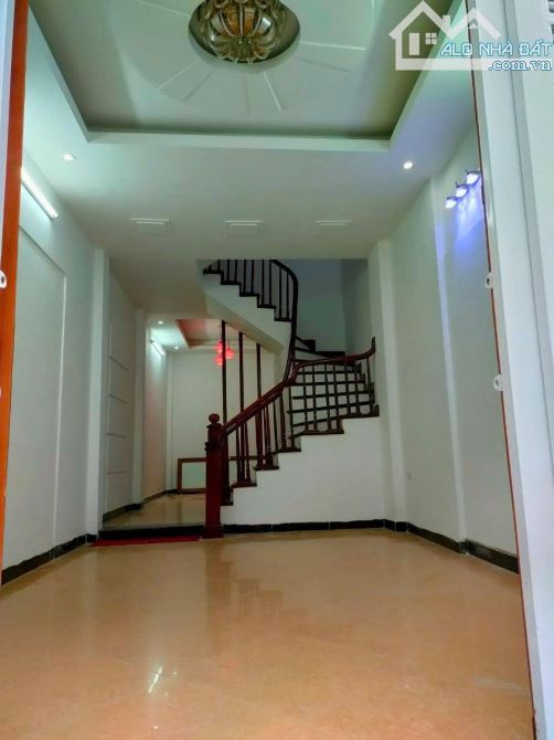 Bán nhà ngõ 180 Nguyễn Lương Bằng, 35m2 x 4 tầng, ô tô tránh, 10 tỷ